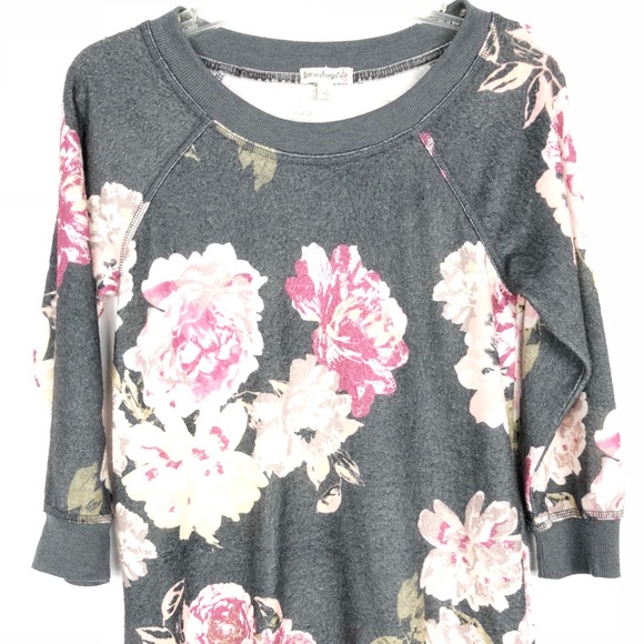 love on a hanger Tops - Love on a Hanger | Gray Floral Top